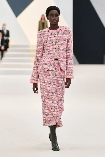 Look 14